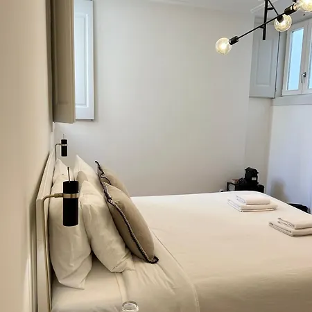 Santa Justa Bedrooms Pensión 3*