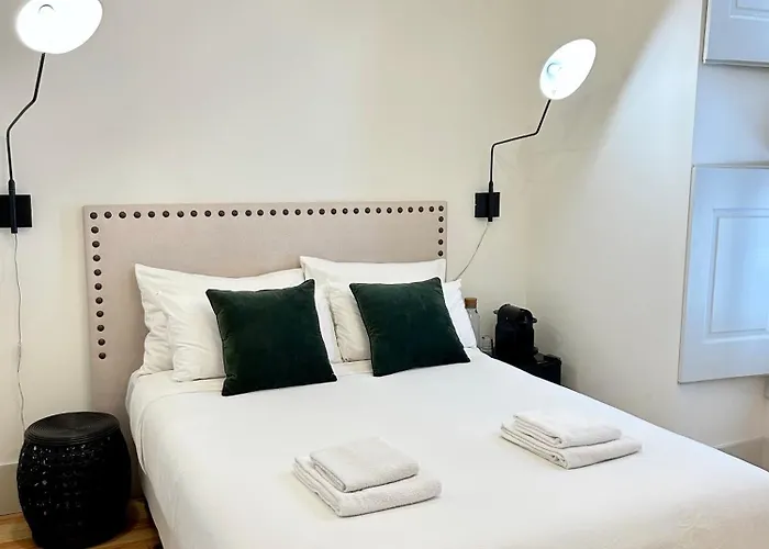 Santa Justa Bedrooms 3*